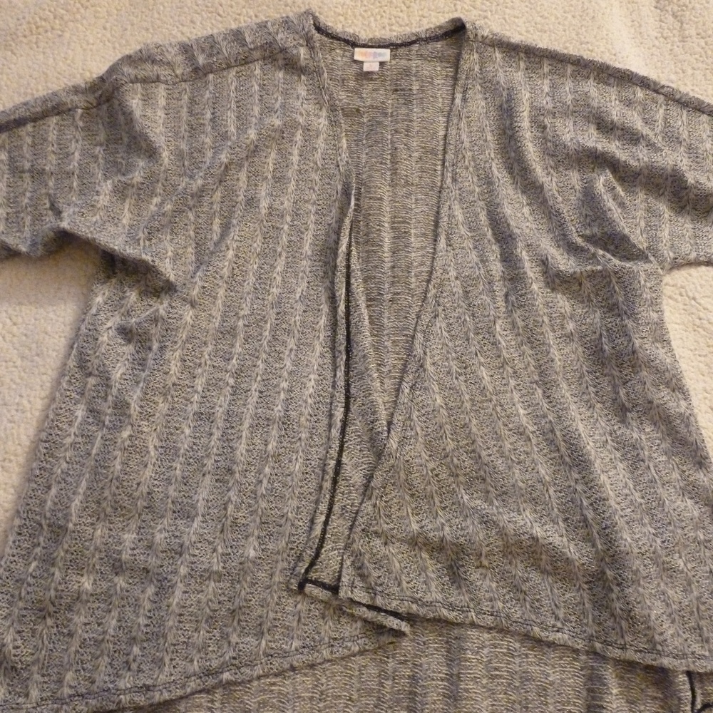 BLACK FRIDAY CLEAN OUT! LULAROE LINDSAY SIZE S